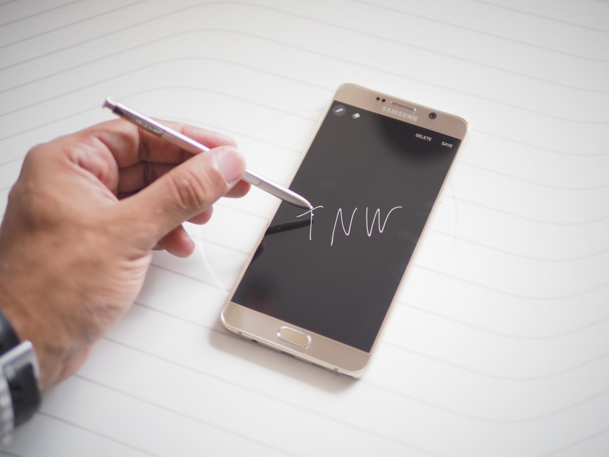 Hands-on with the Galaxy Note 5: the original phablet slims down