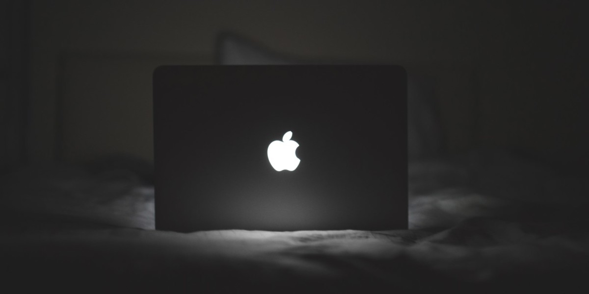 Mac by Luis Llerena