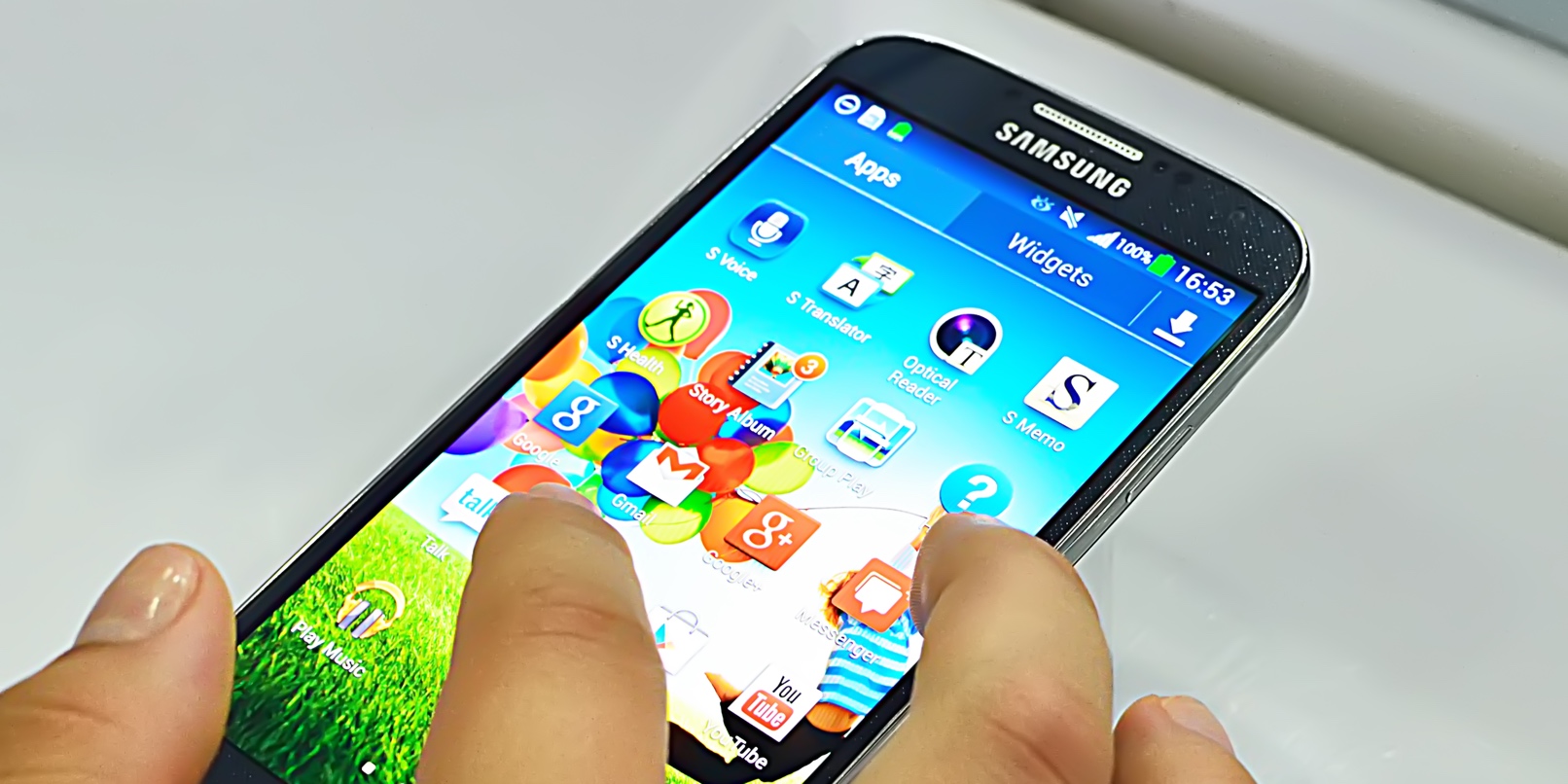 Win 1 year Unlimited Talk, Text, 500MB of data and a free Samsung Galaxy S4 with FreedomPop