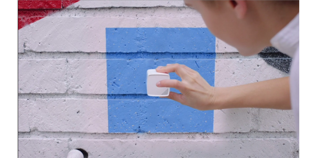 Tiny Cube color digitizer lets photographers sample and match hues