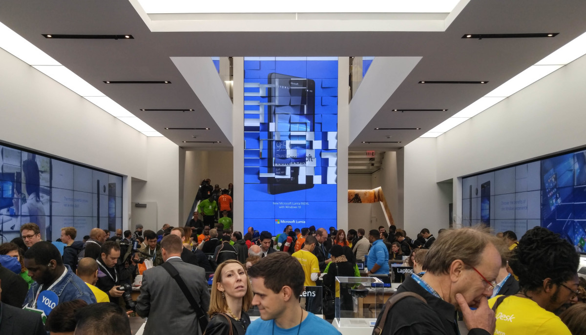 Microsoft’s new flagship NYC store is 5 blocks away from Apple’s – here’s how ...