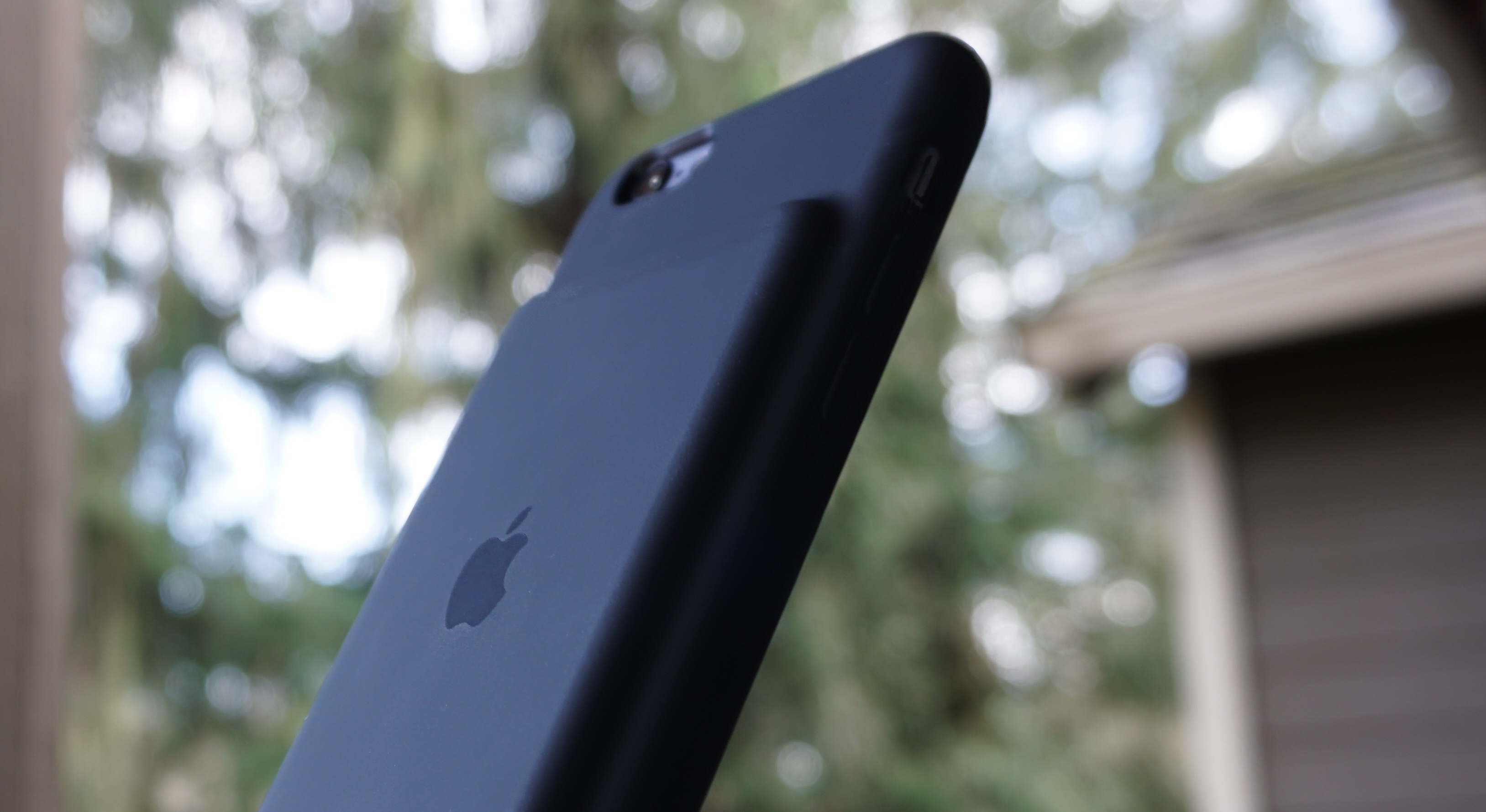 This is Apple’s weird new Smart Battery Case for the iPhone 6s