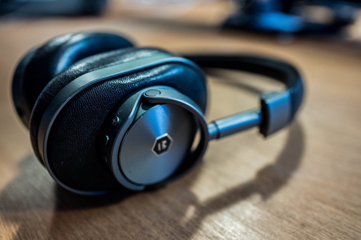 Master & Dynamic’s MW60 wireless headphones are the finest money can buy