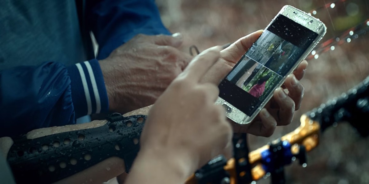 Samsung’s new Galaxy S7 Edge repels water and any attempt to update the design
