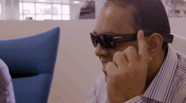 Watch Microsoft’s Seeing AI help a blind person navigate life