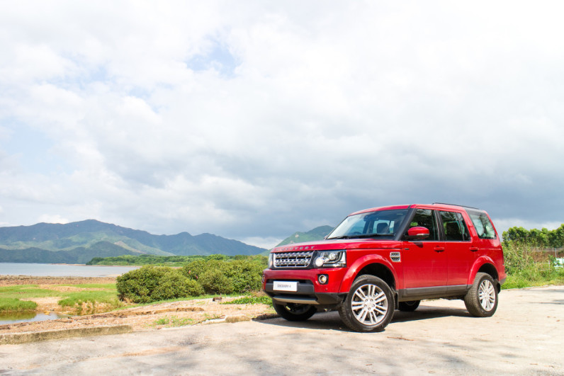 Dear Land Rover, getting into the smartphone business is a terrible idea