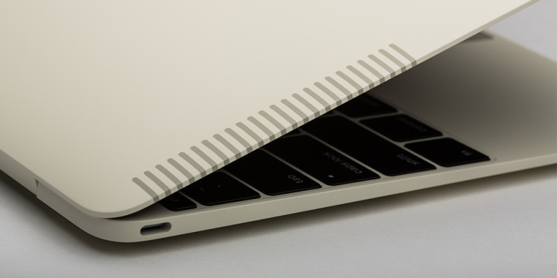 Colorware-skinned 12-inch MacBook looks like an Apple IIe from the 80s