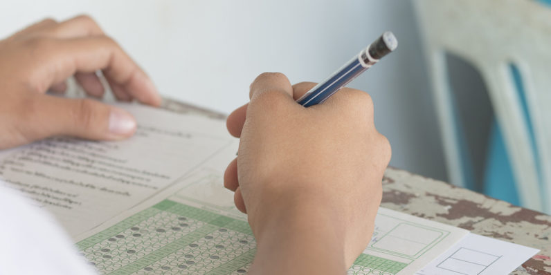 Algeria blocks access to Facebook, Twitter and 3G services over exam paper leak