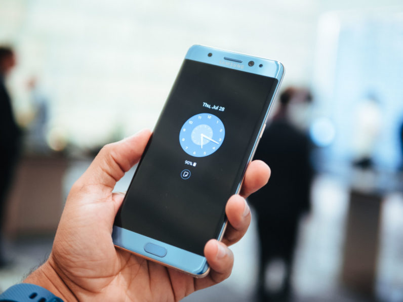 Motorola calls Samsung a copycat, gets shut down by Nokia fans