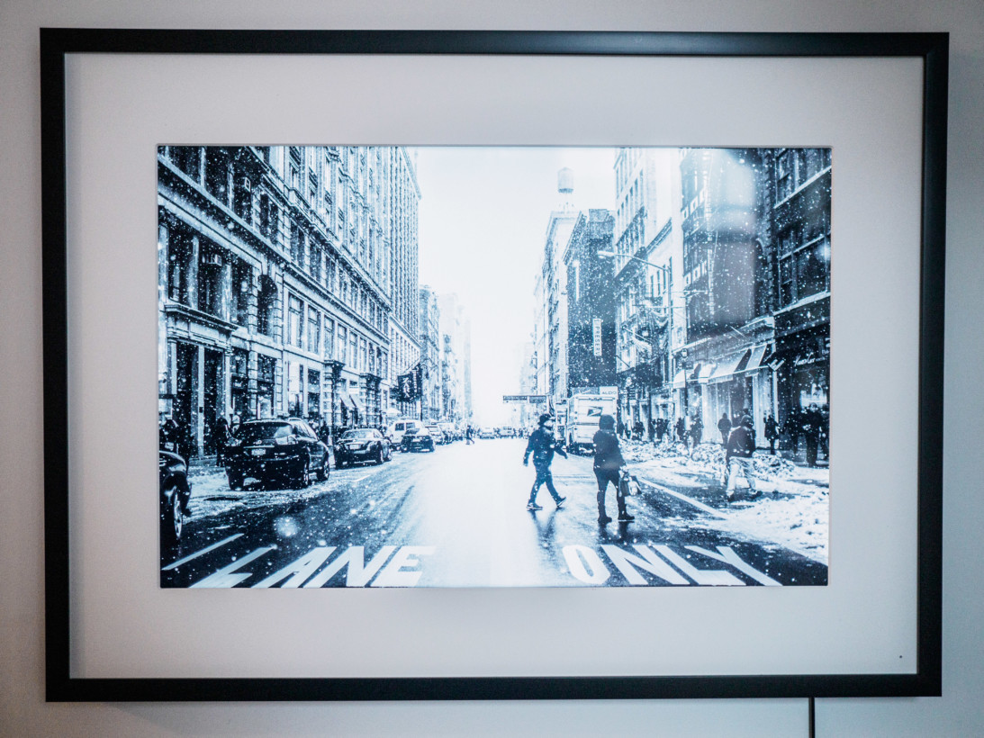 Memento Smart Frame Review Huge 4K photos that almost imitates print