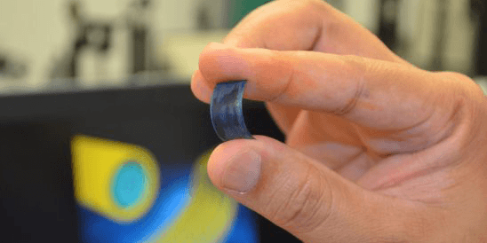 New battery concept could charge in seconds, last for days
