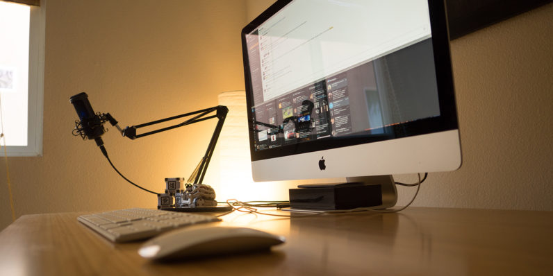 30 days of standing: My experience with a sit/stand desk