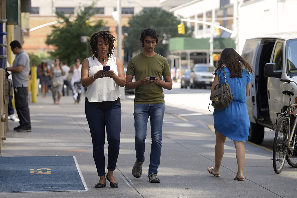 US cities are cracking down on your favorite pastime: Texting and walking cluelessly