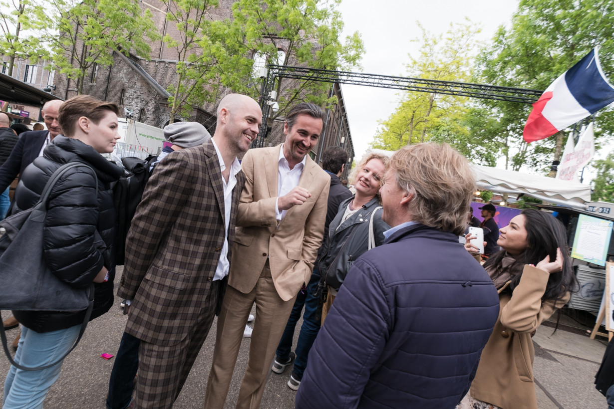 How to deal with your own social awkwardness at events