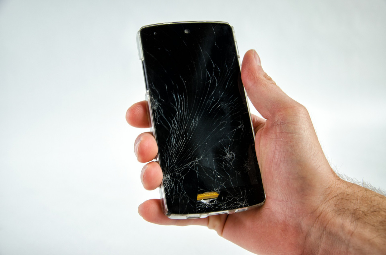 Newly discovered polymer could make shattered screens a thing of the past