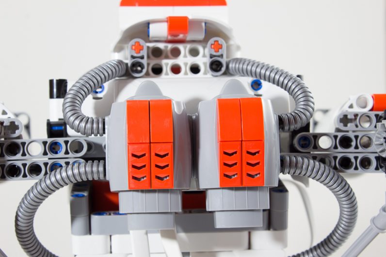 Review: Xiaomi's Mi Robot Builder is 978 pieces of educational fun