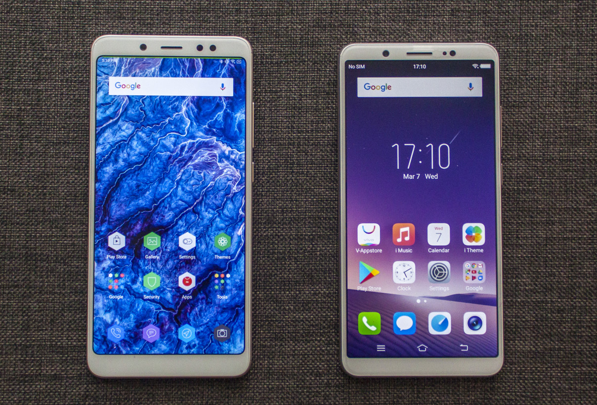 The Redmi Note 5 Pro (left) is practically indistinguishable from the Vivo V7 Plus (right) from September 2017
