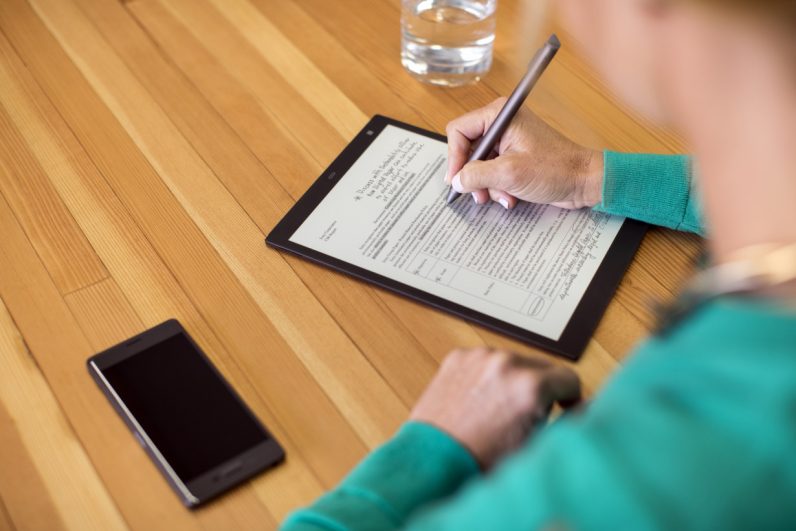 Sony’s 10-inch digital paper tablet is an ultra-expensive Moleskine replacement