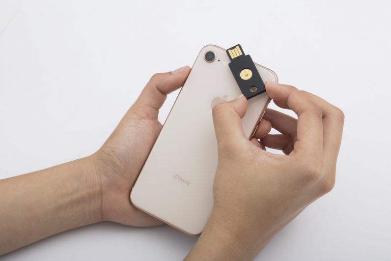 YubiKey’s new iOS SDK lets developers bring hardware 2FA to their apps
