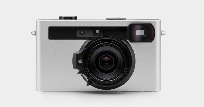 This rangefinder camera uses your phone as a screen