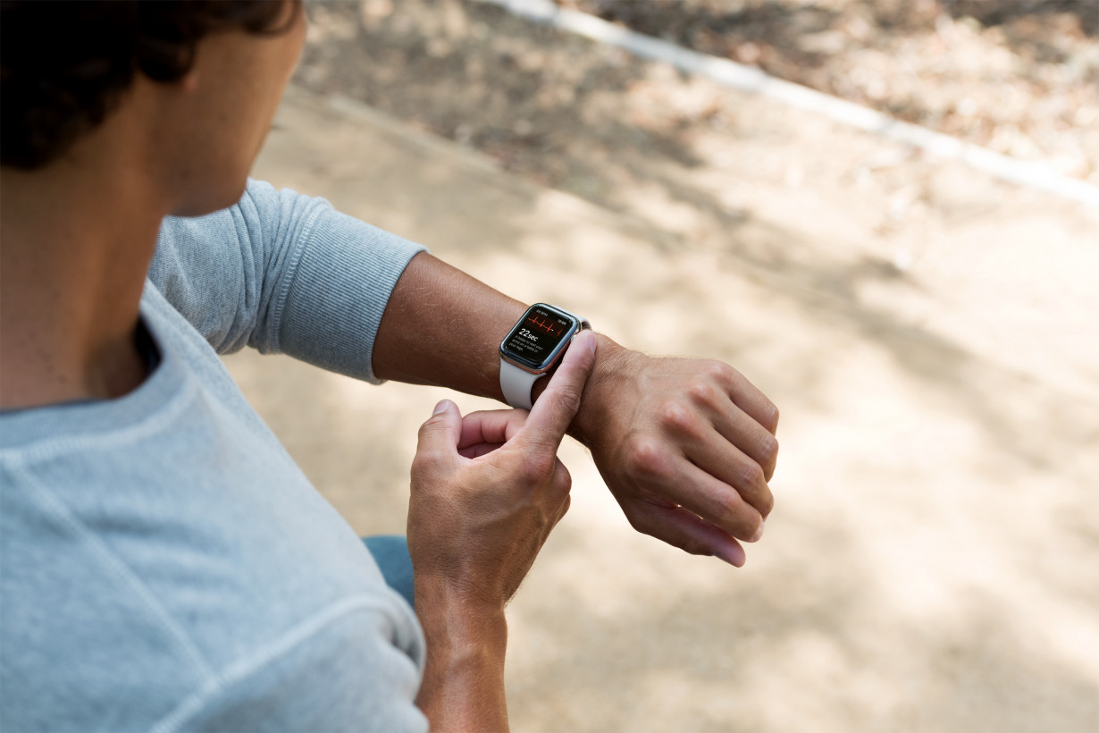 To record an ECG, hold the Digital Crown with your finger for 30 seconds