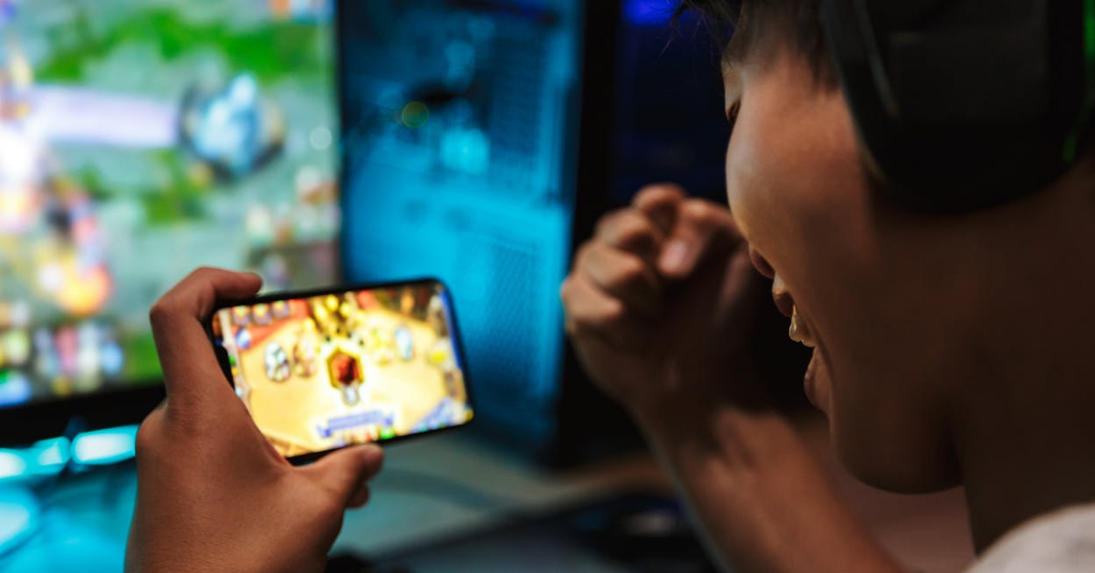 ‘Loot boxes’ in video games could be giving kids a gambling problem