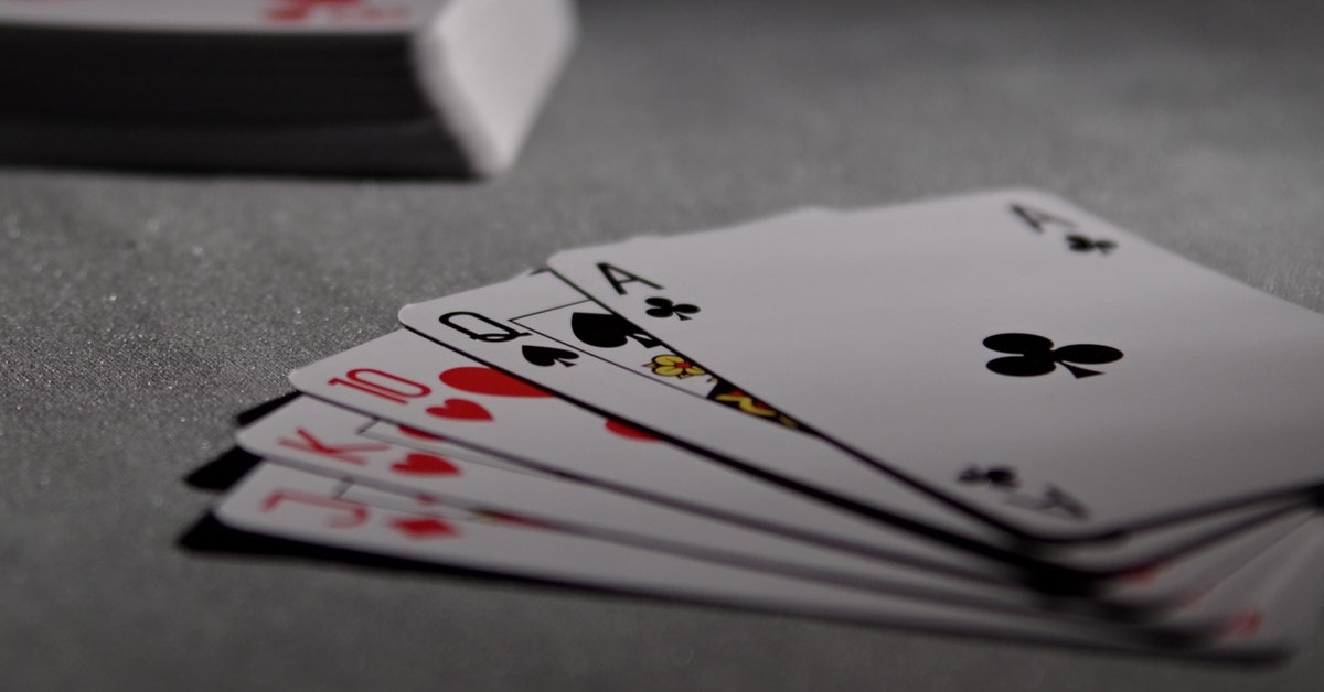 China’s new regulations outlaw blood and poker… in video games