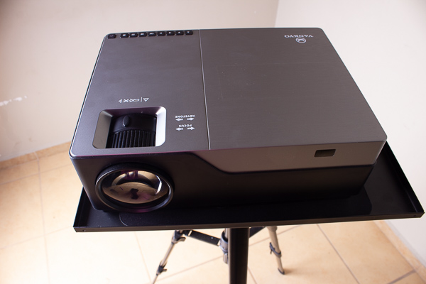 guiden Daggry Anonym Review: Vankyo's V600 is an inexpensive 1080p projector you can use in  broad daylight