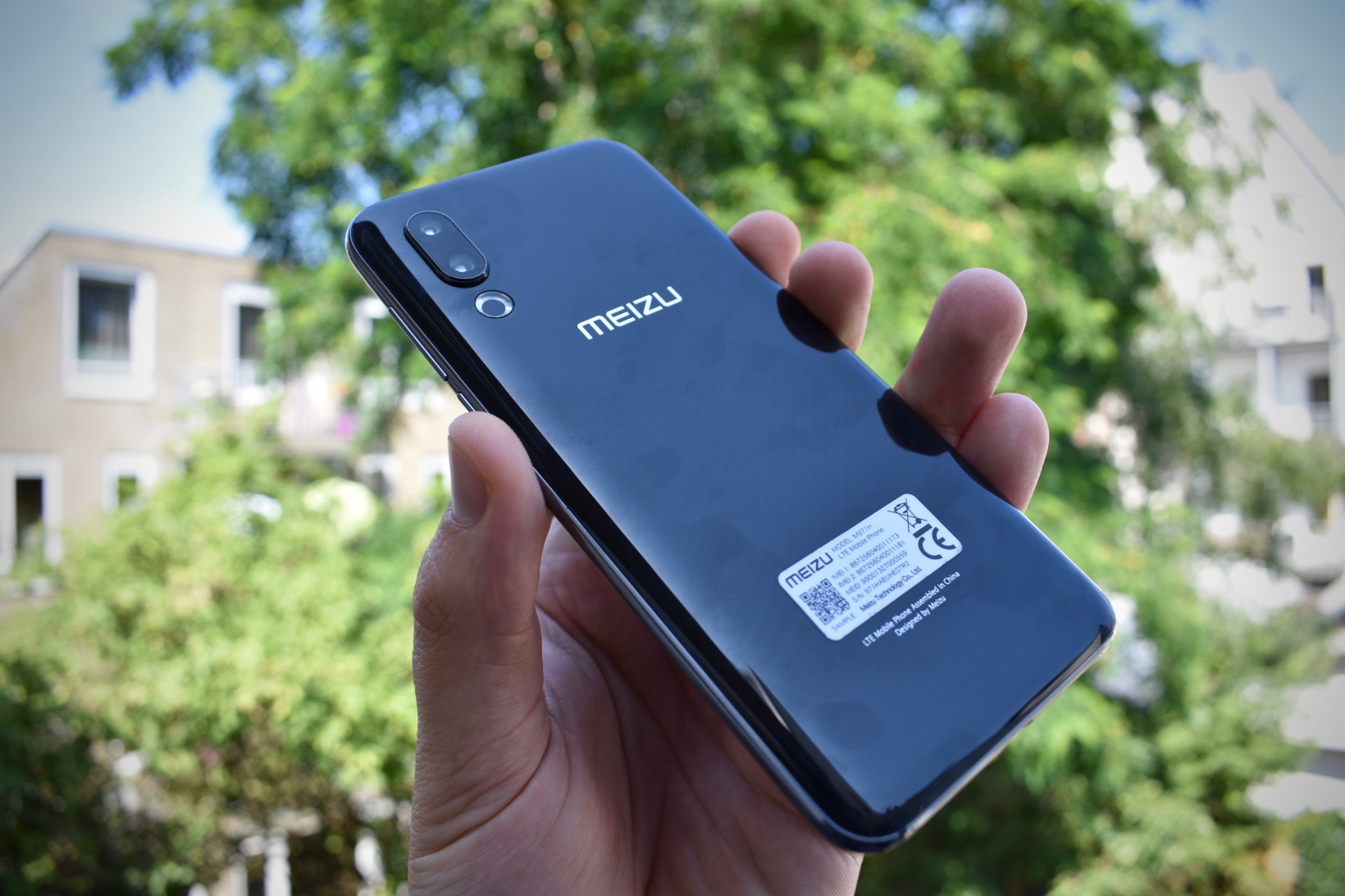 The notchless Meizu 16s is a rock-solid flagship for the budget conscious