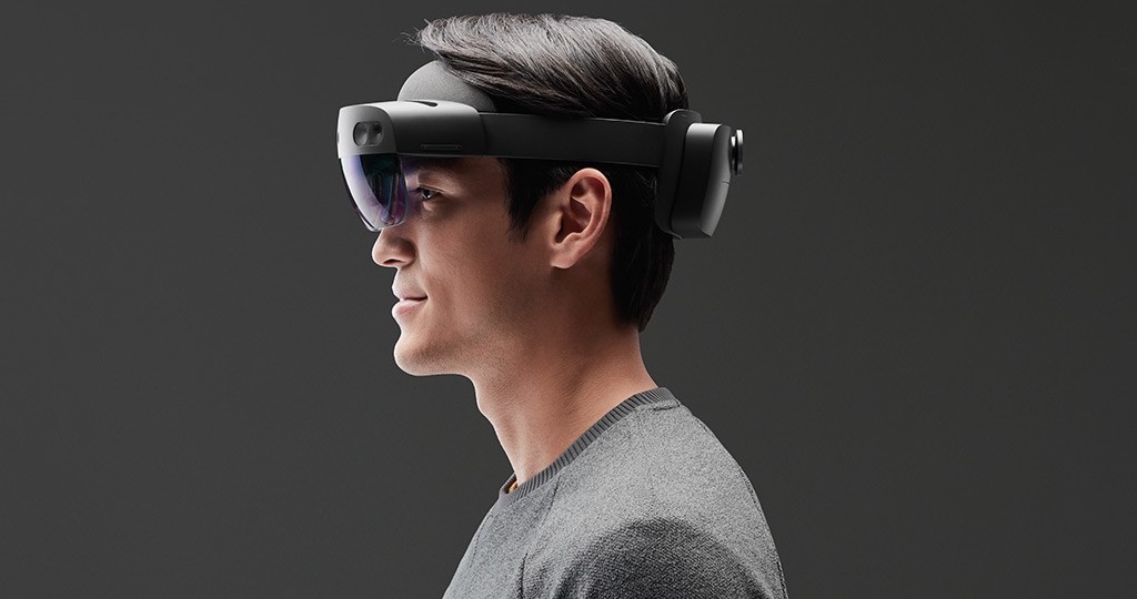 Microsoft’s HoloLens 2 will reportedly go on sale for $3,500 next month (Update: later this year)