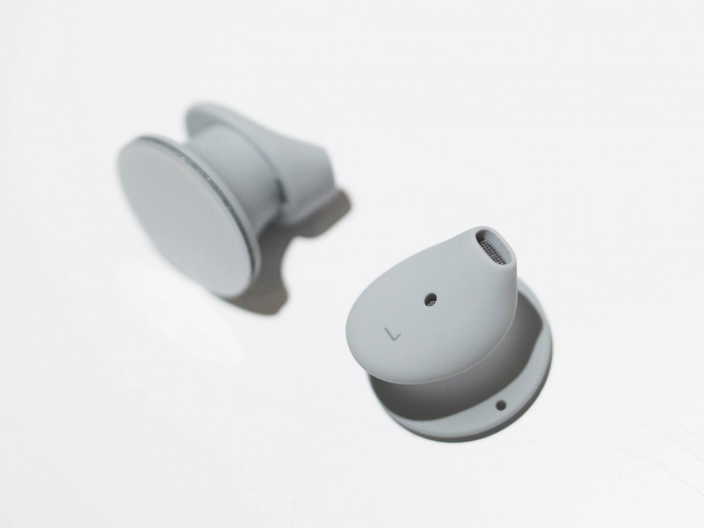 Handson Microsoft's Surface Buds are far more comfortable than they look