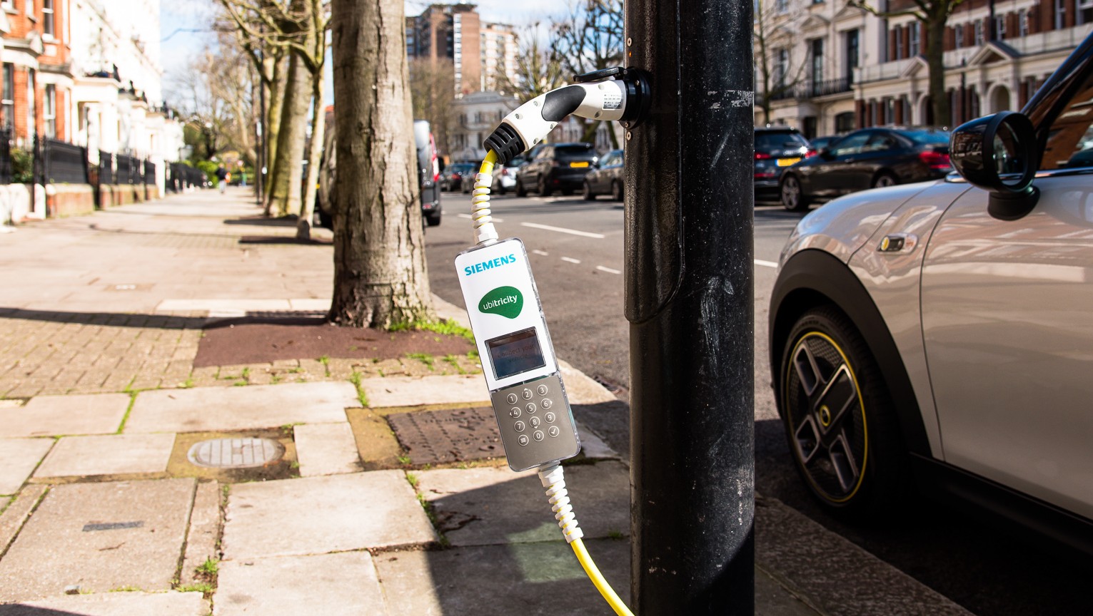 UK electric vehicle charging point expansion plans paused   because coronavirus - 72