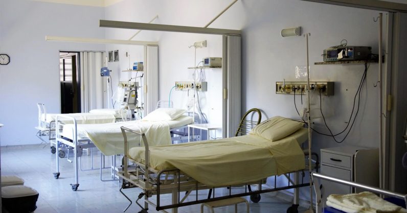 How AI can determine which coronavirus patients require hospitalization