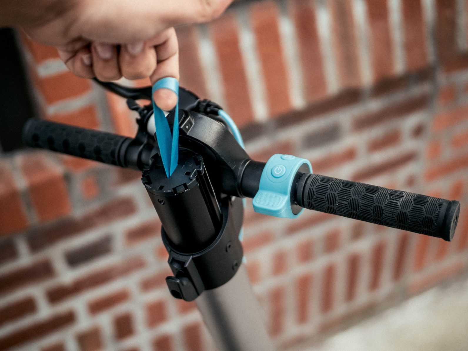 Review The Levy electric scooter packs swappable batteries and