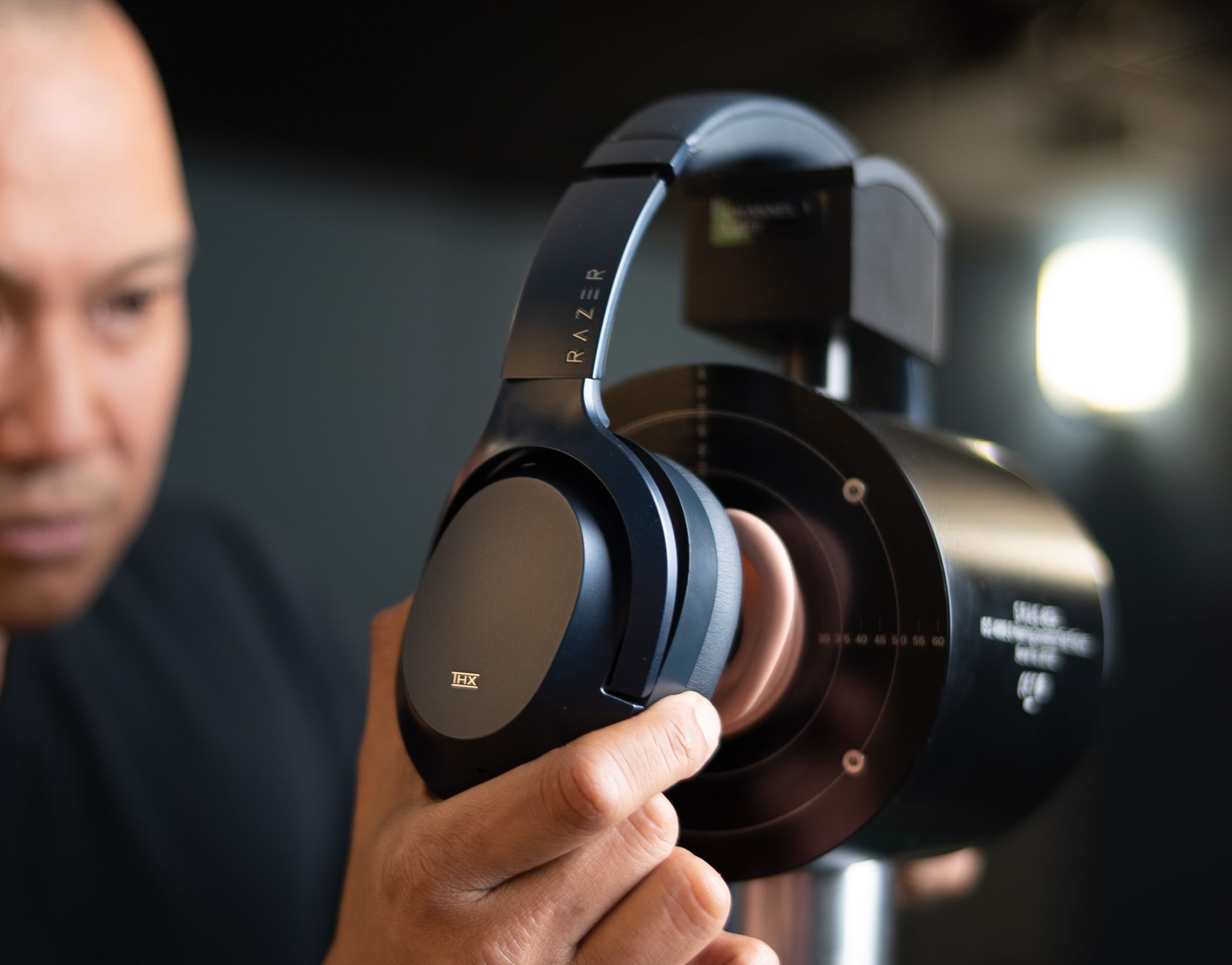 Razer made a surprisingly classy pair of  200 noise cancelling headphones - 24