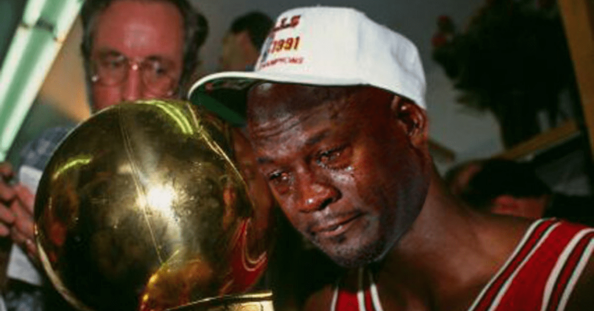 This robotic basketball hoop makes any klutz shoot like Michael Jordan