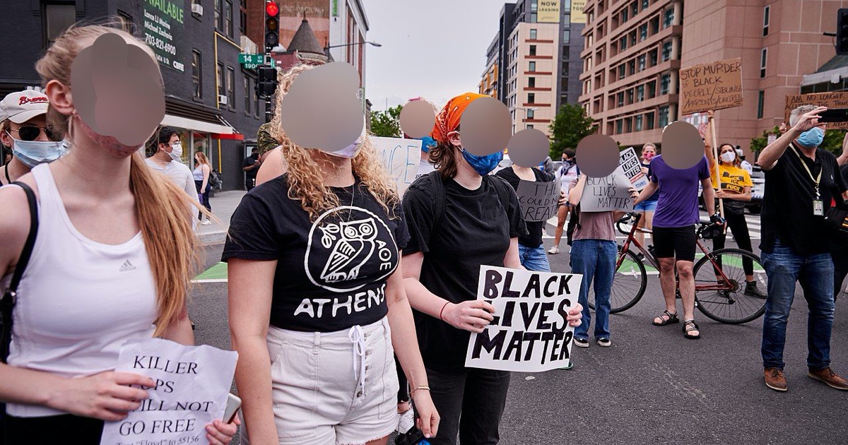 How to blur faces and remove metadata from your photos