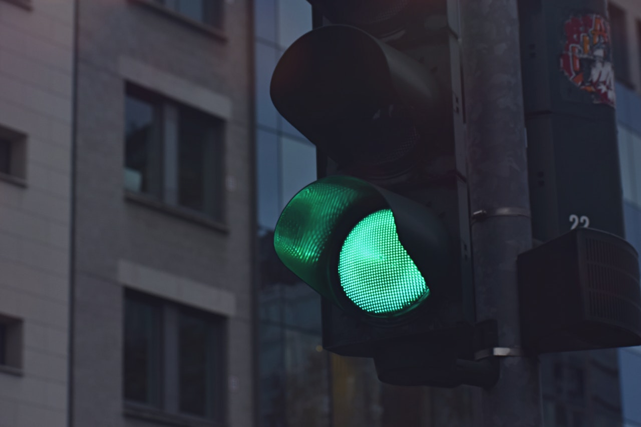 Google is experimenting with showing traffic lights in Maps