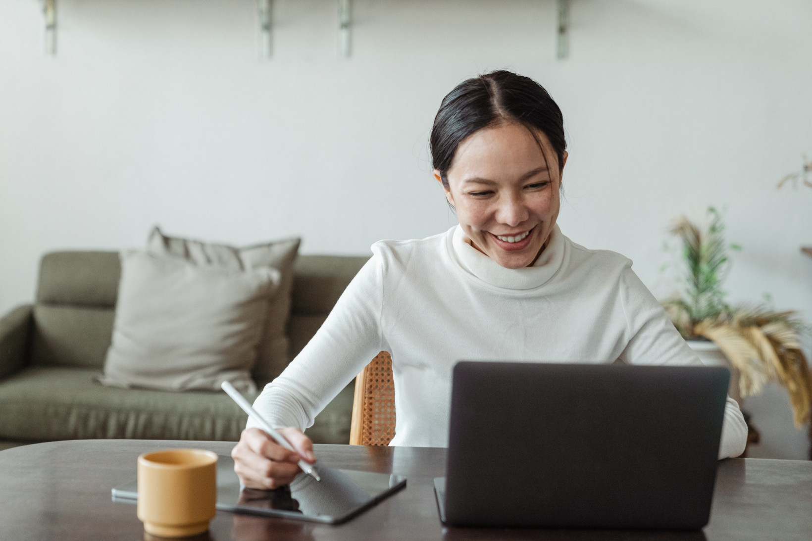 This app helps you create the resume, portfolio and cover letter to get you your next job