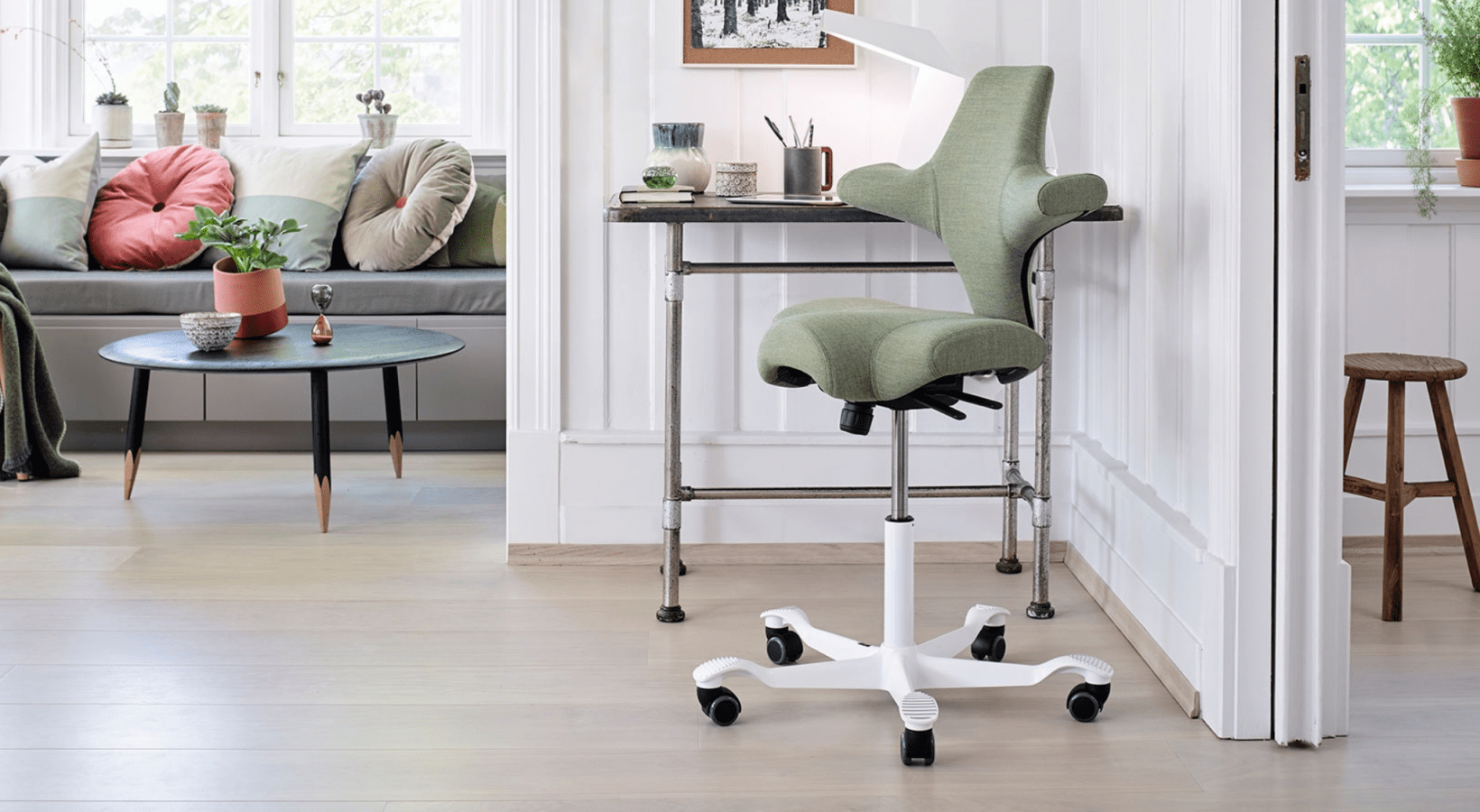I am obsessed with the HAG Capisco Chair in green more than the kneeli