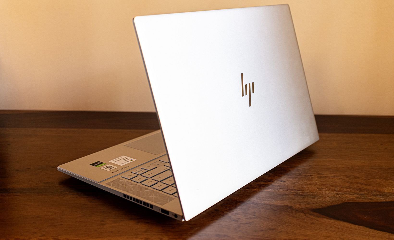 If you like your hardware simple and sophisticated, you'll dig the look of the HP Envy 15