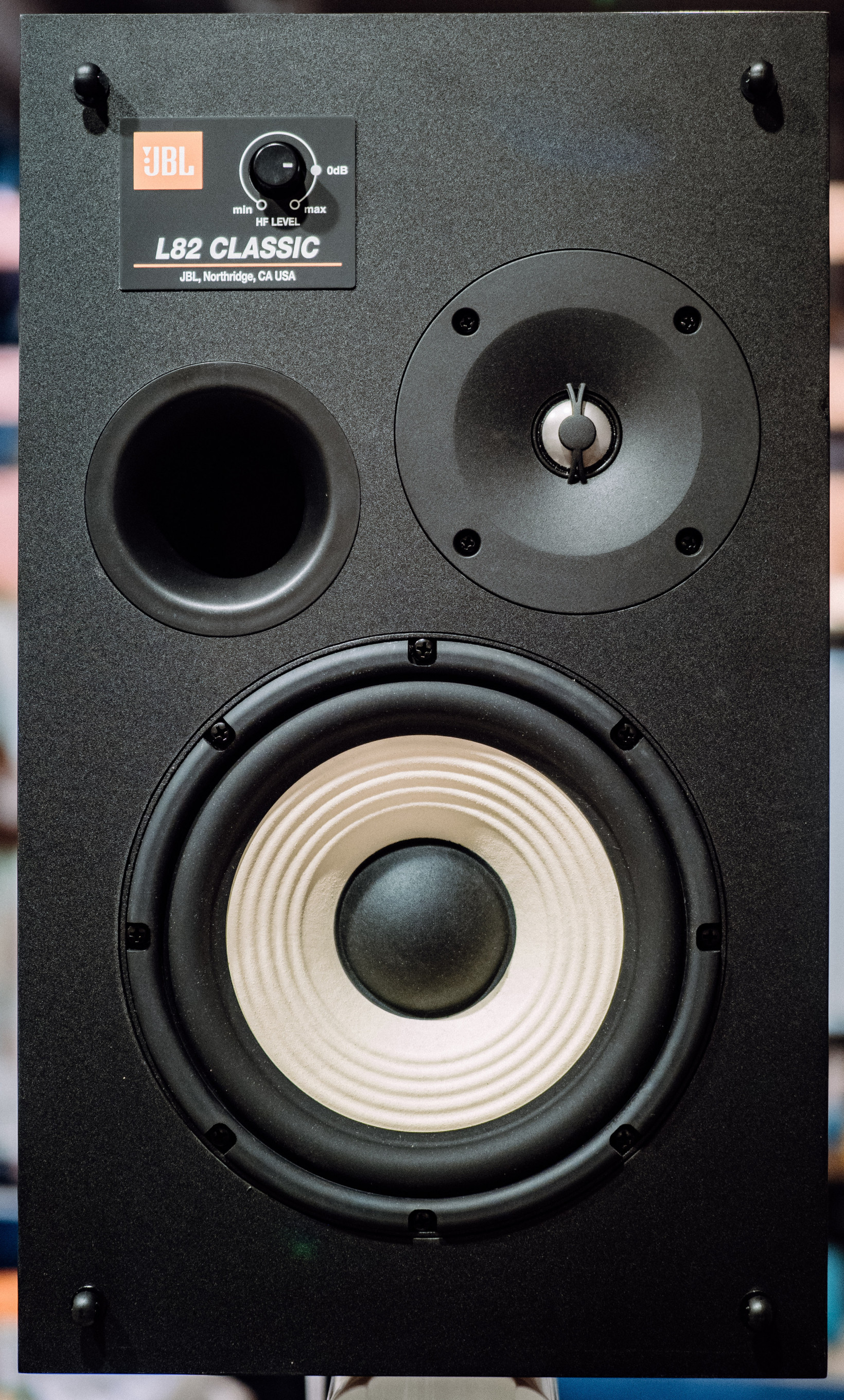JBL review: This speaker modern acoustics