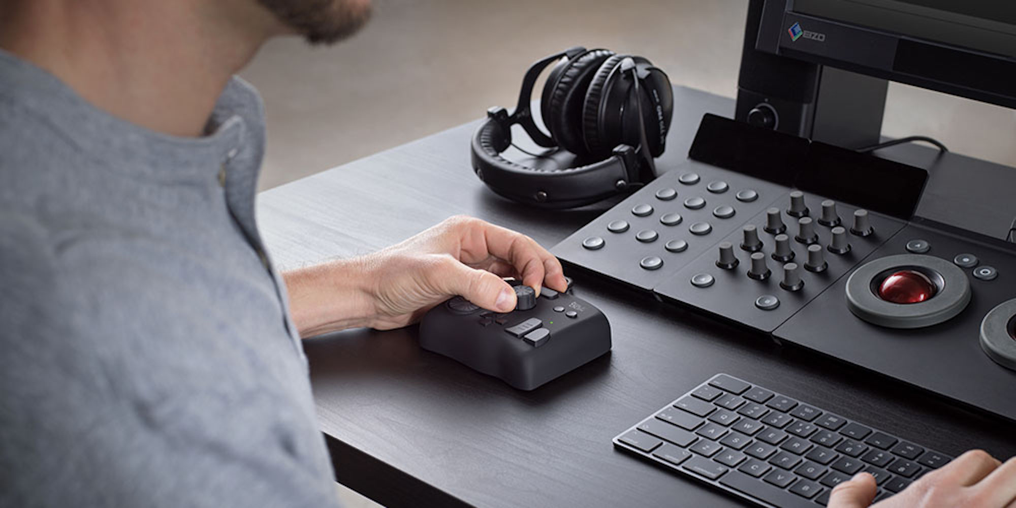 TourBox can speed up all your Adobe Photoshop and Final Cut projects by putting the control entirely in your hands