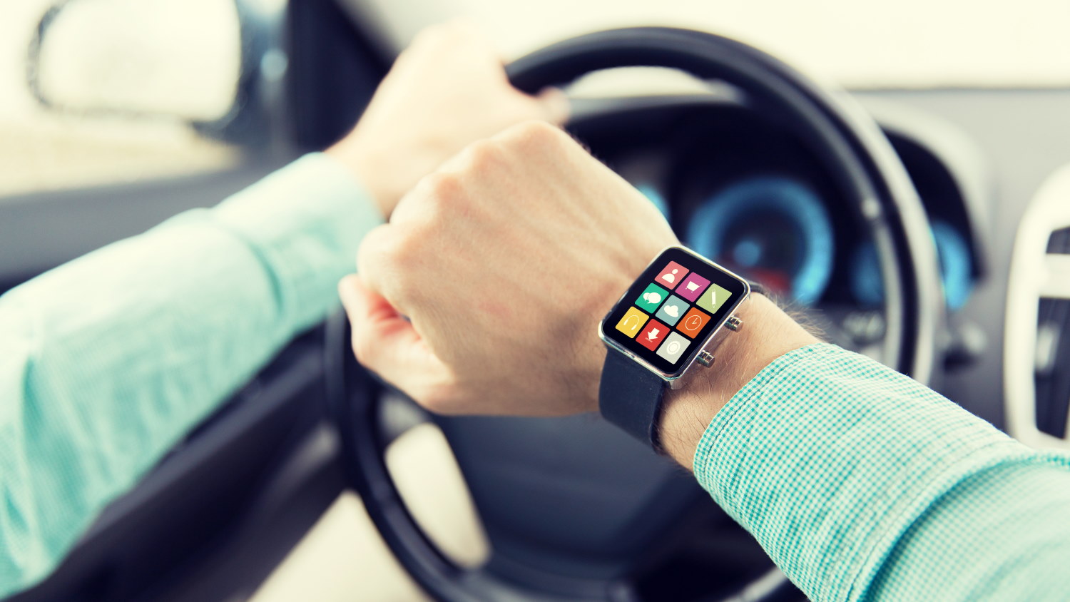 Smartwatches distract drivers more than phones