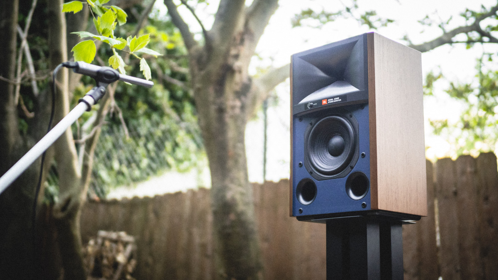 JBL 4309 Review: Retro speakers with a stunning soundstage