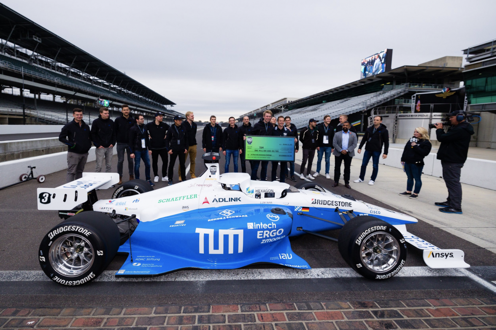 TUM Autonomous Motorsport de la Technische Universität München (TUM) ganó el gran premio de $ 1 millón
