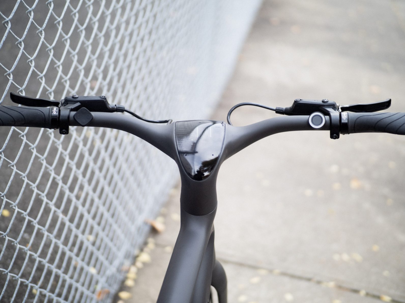 Urtopia’s 13 kg carbon fiber ebike promises big smarts TECHOSMO