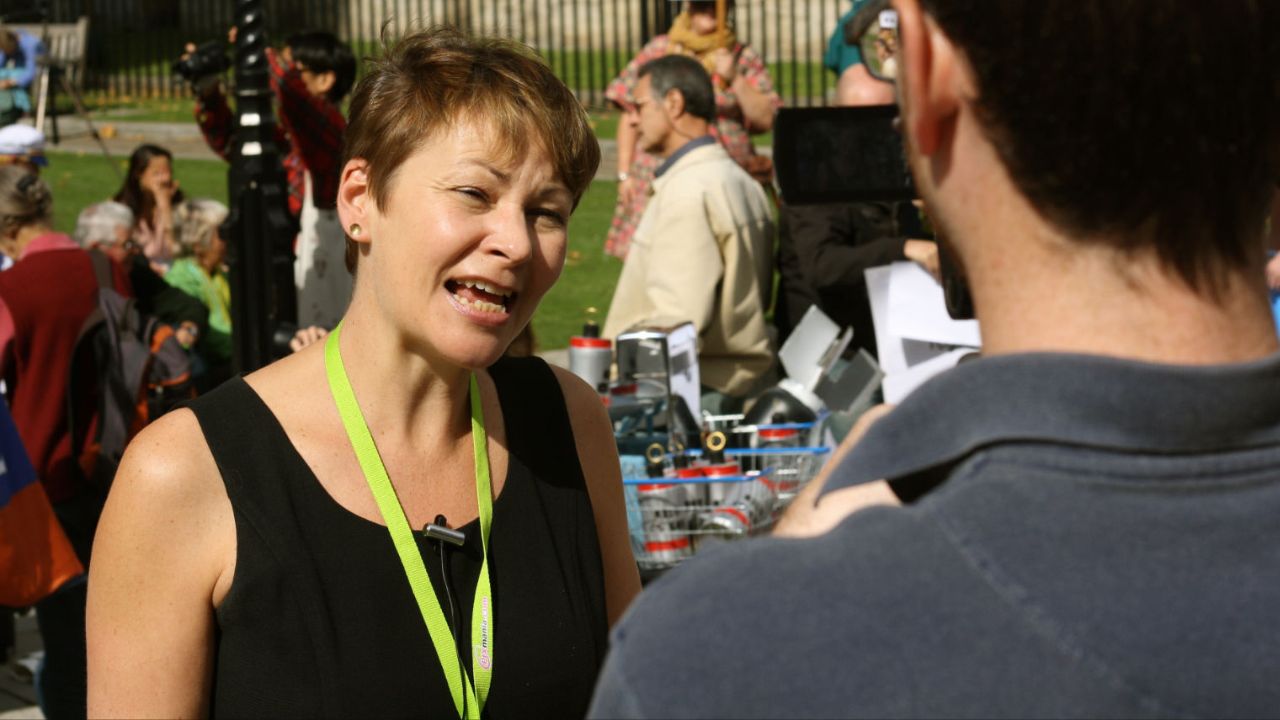 عکسی از کارولین لوکاس، اولین نماینده حزب سبز بریتانیا