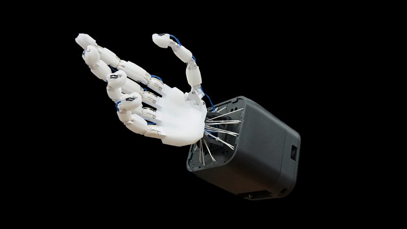 robot insansı el taklidi