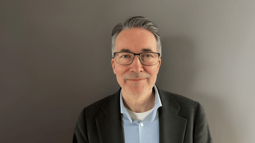 Dalla Strategia Spaziale all'AI: Navigare la Complessità dei Deployment On-Premise